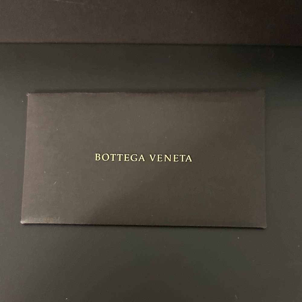Bottega Veneta Dark Beige & Black Woven Zip Around Wallet. NWOT & Incl Orig Box - Picture 15 of 15